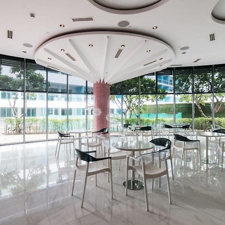 Azure Urban Resort Staycation Manila Luaran gambar